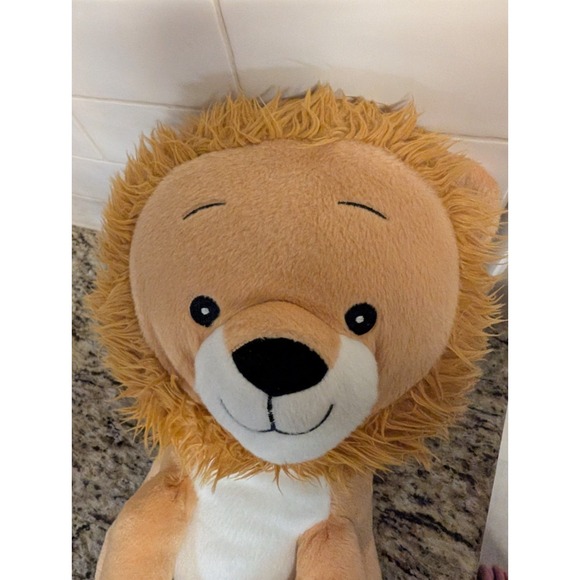Avon Rory The Lion Stuffed Animal Tan White 15" Plush Lion 2017 Retired GUC - Picture 6 of 6